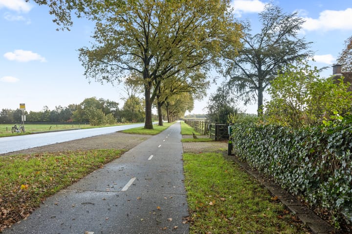 Photo 6 of Rolderstraat 59