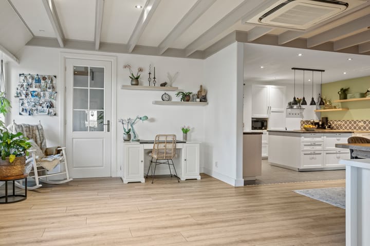 Photo 22 of Rolderstraat 59