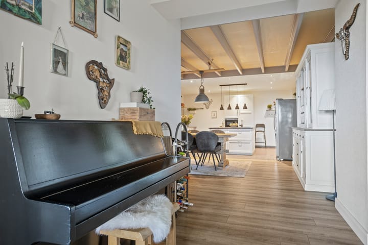 Photo 39 of Rolderstraat 59