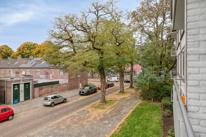 Photo 12 of Veldmaarschalk Montgomerylaan 885