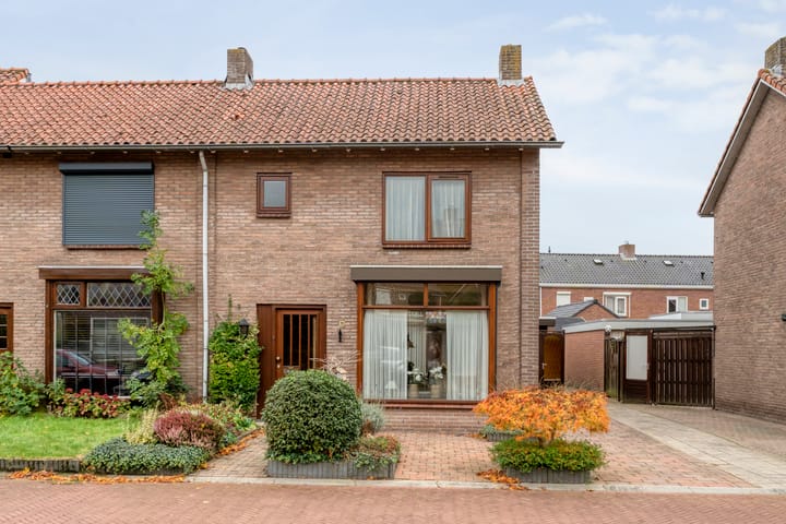 Photo 4 of Anjerstraat 11