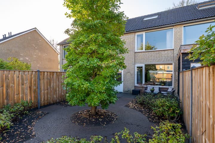 Photo 35 of Easter Omwei 29