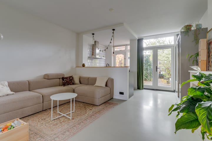 Photo 9 of Witte de Withstraat 29