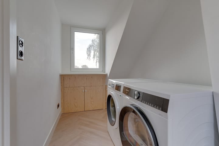 Photo 45 of Witte de Withstraat 29