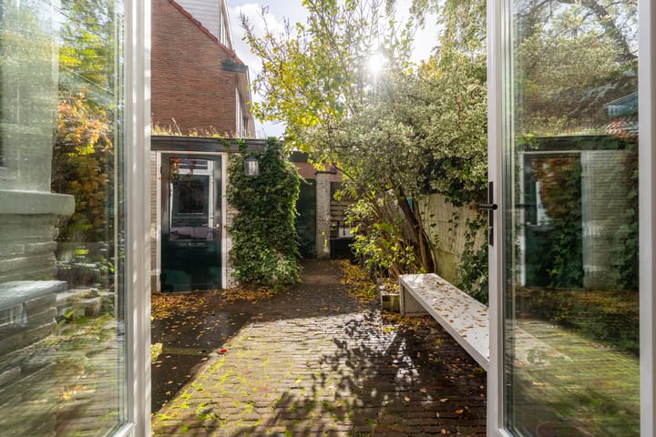 Photo 46 of Witte de Withstraat 29