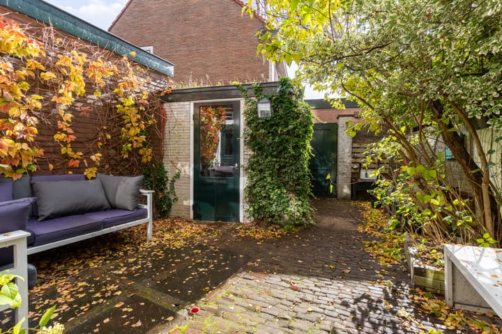 Photo 47 of Witte de Withstraat 29