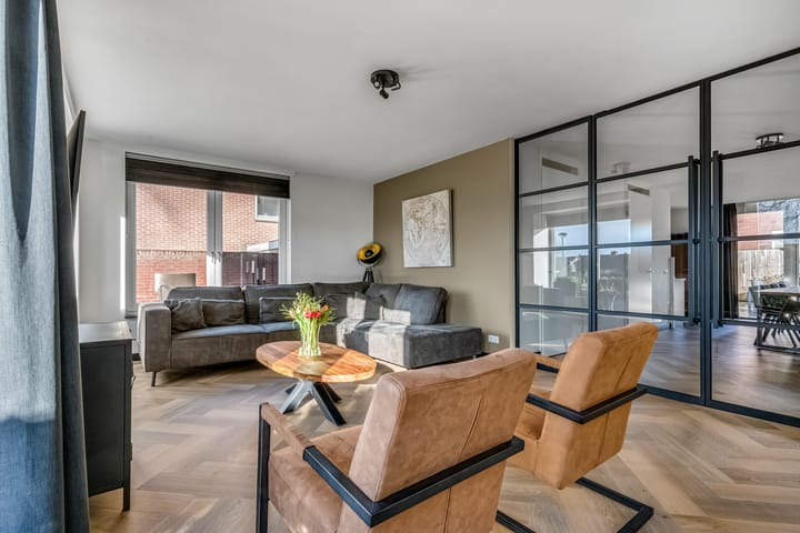 Photo 7 of Beatrixstraat 68-H