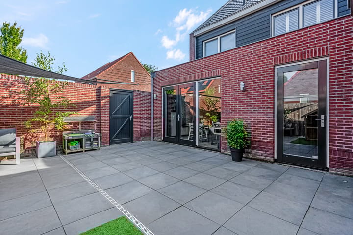 Photo 25 of Beatrixstraat 68-H