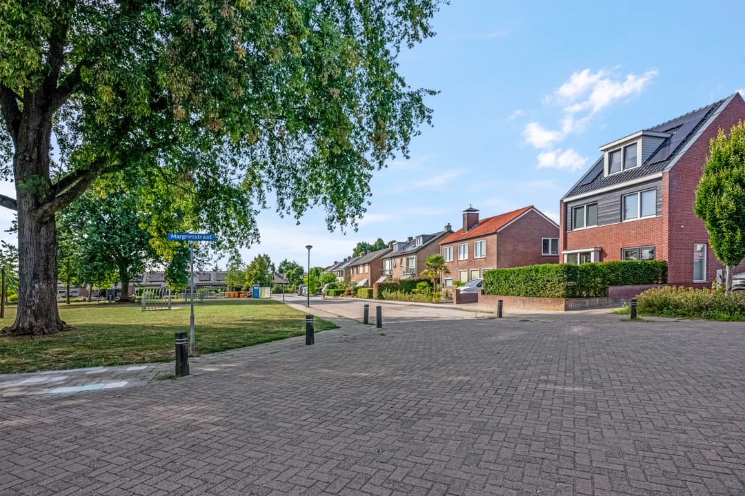 Photo 31 of Beatrixstraat 68-H