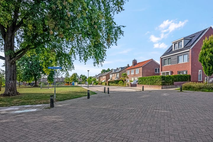 Photo 31 of Beatrixstraat 68-H