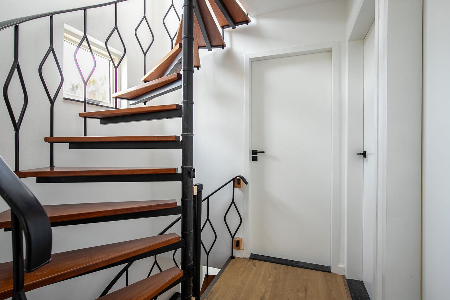 Foto 20 van Kruisbroedersweg 25