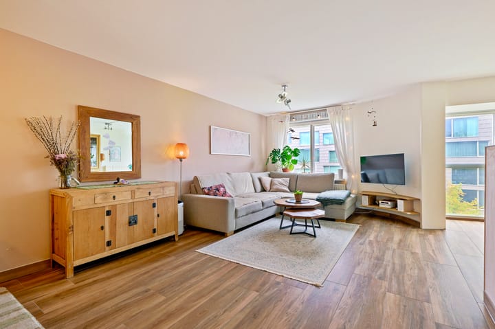 Photo 4 of Valkenburgerstraat 153