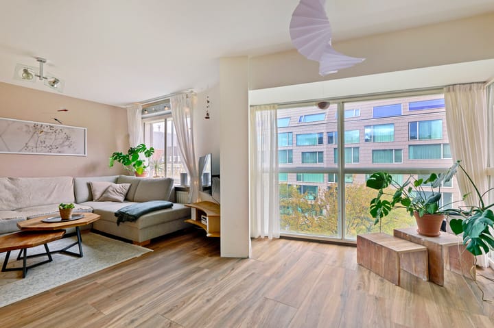 Photo 5 of Valkenburgerstraat 153