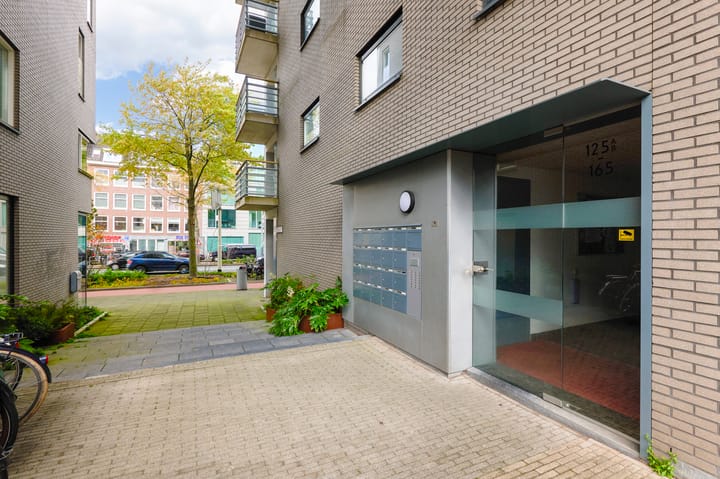 Foto 24 van Valkenburgerstraat 153