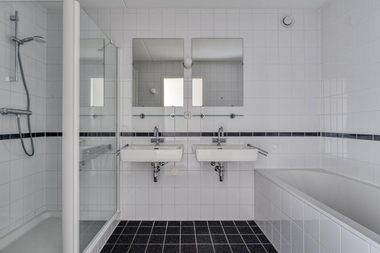 Foto 9 van Purperhoedenveem 30