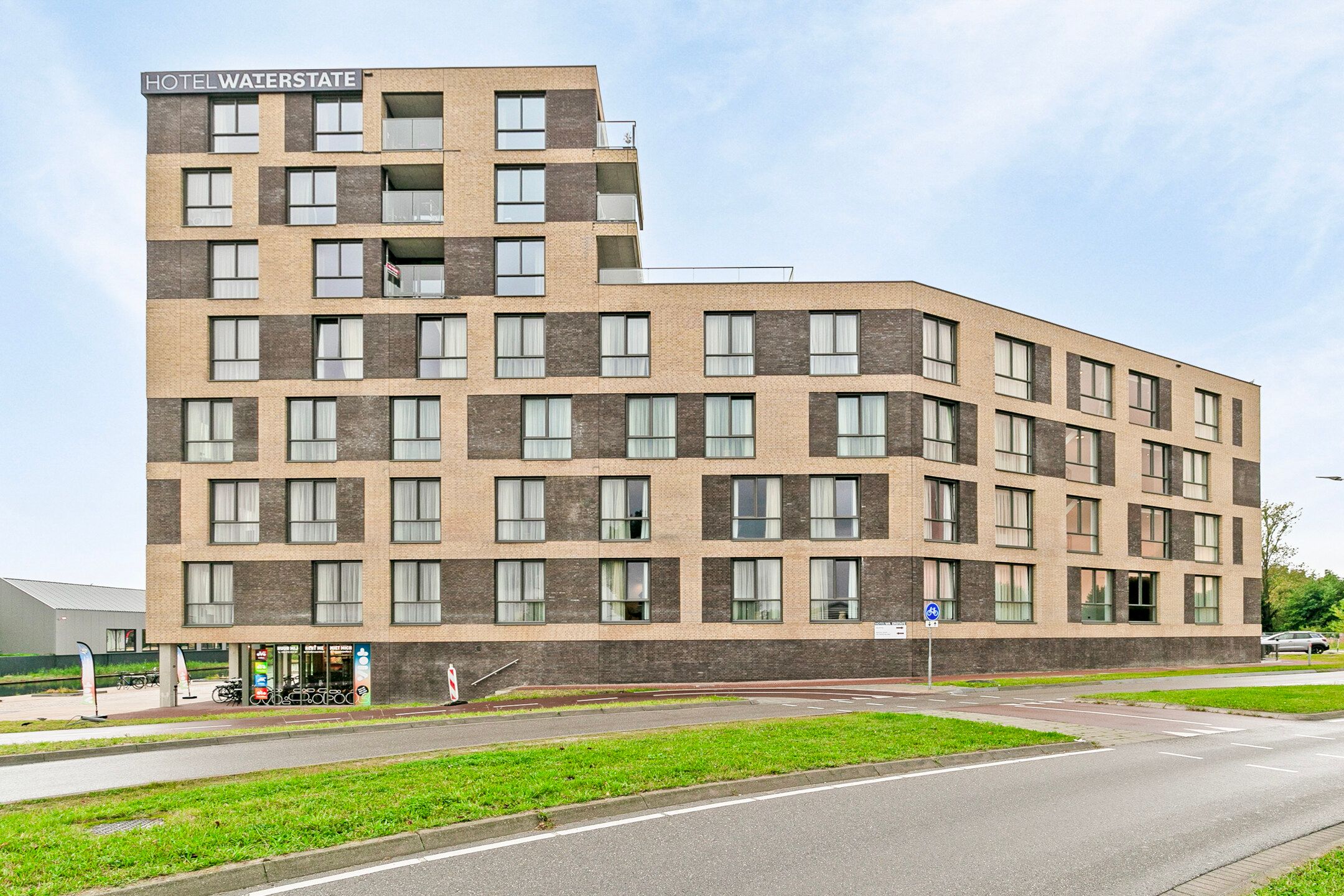 Photo 3 of Westhavendijk 127