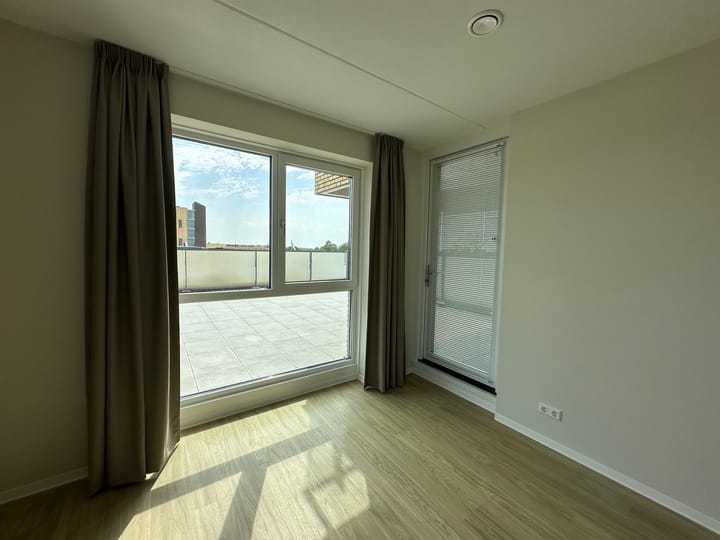 Photo 22 of Westhavendijk 127