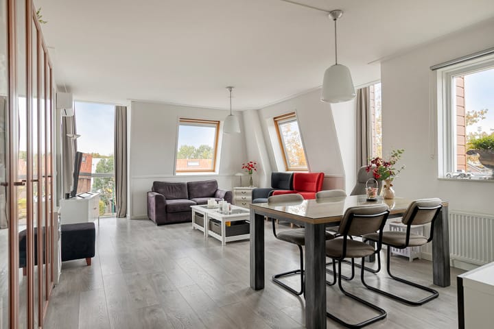 Foto 2 van Taets van Amerongenweg 2-07