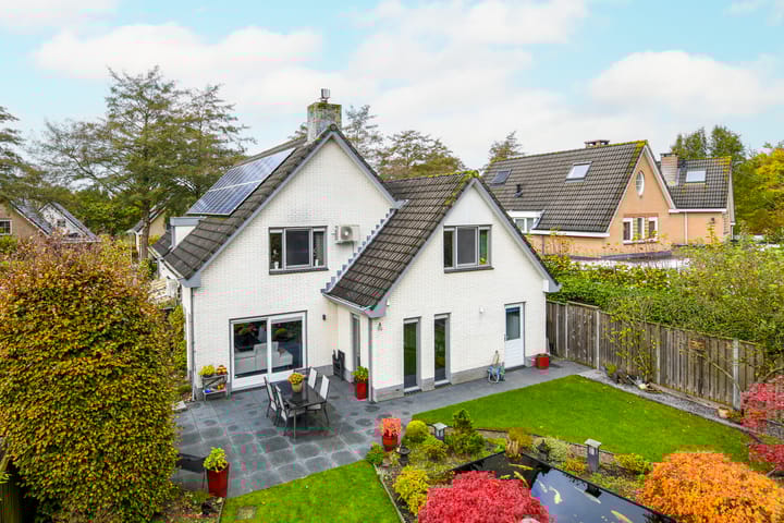 Corridor 18 main image