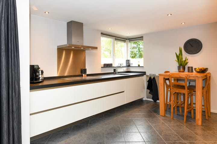 Photo 6 of Corridor 18