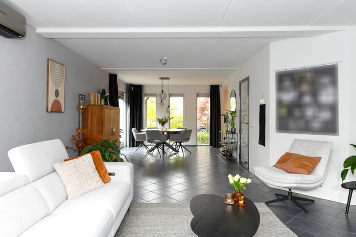 Photo 12 of Corridor 18