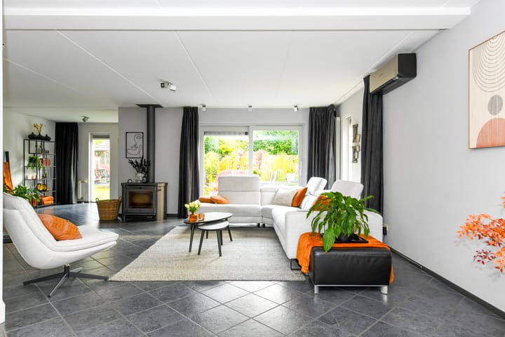 Photo 14 of Corridor 18