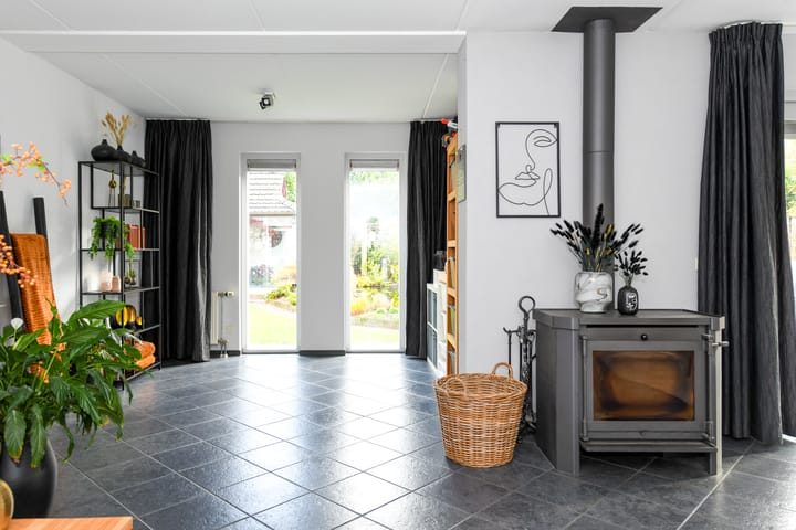 Photo 16 of Corridor 18