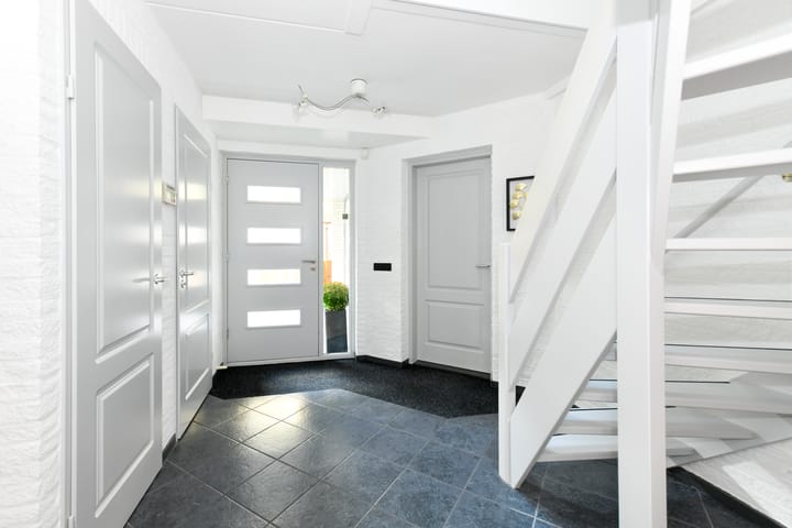 Photo 17 of Corridor 18