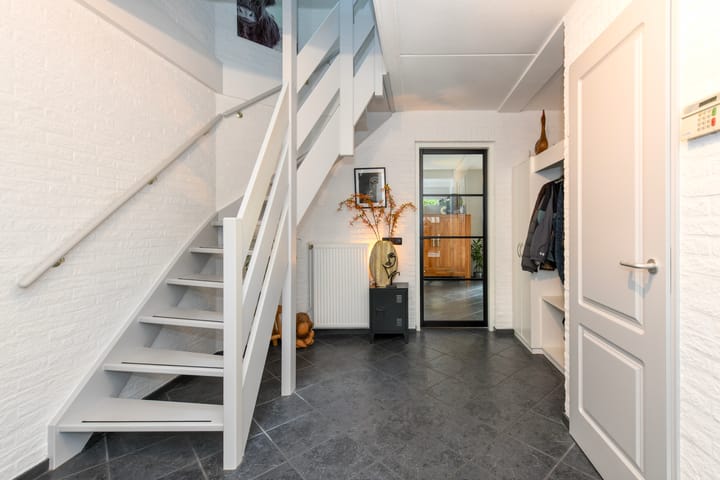 Photo 19 of Corridor 18