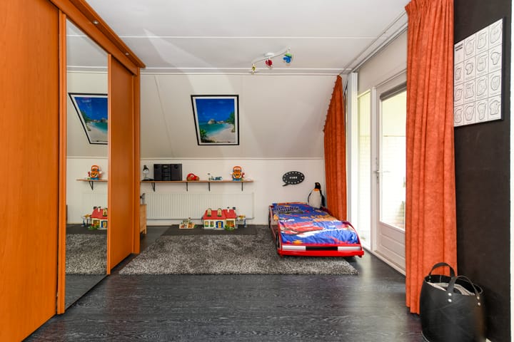 Photo 20 of Corridor 18