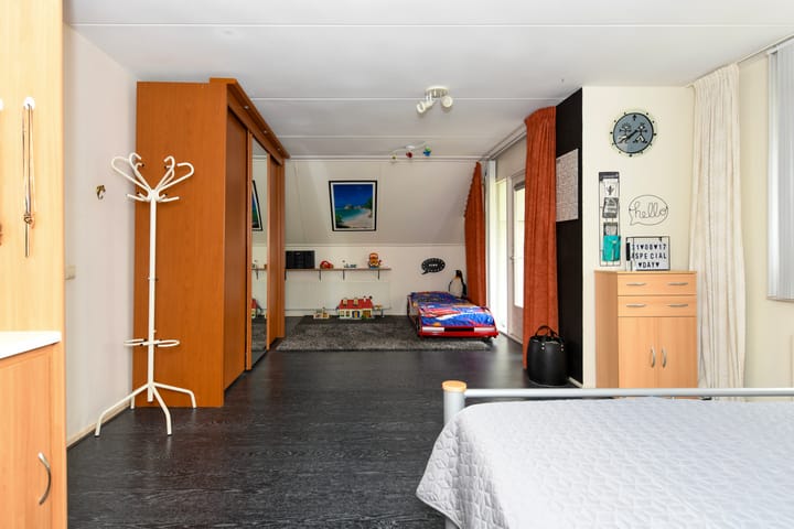 Photo 21 of Corridor 18