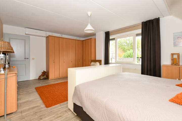 Photo 27 of Corridor 18