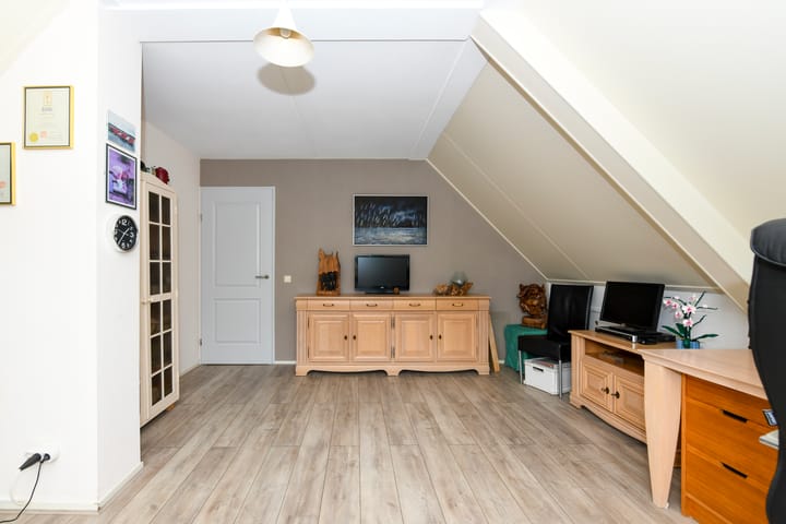 Photo 29 of Corridor 18