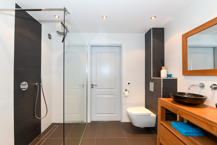 Photo 31 of Corridor 18