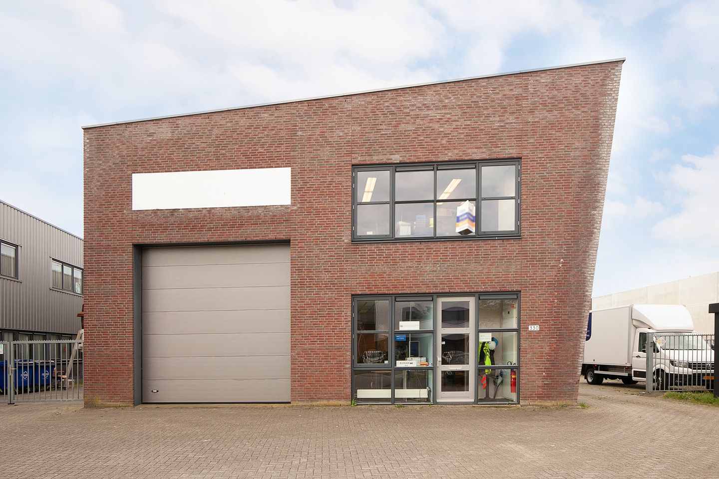 View photo 2 of Toermalijnring 330