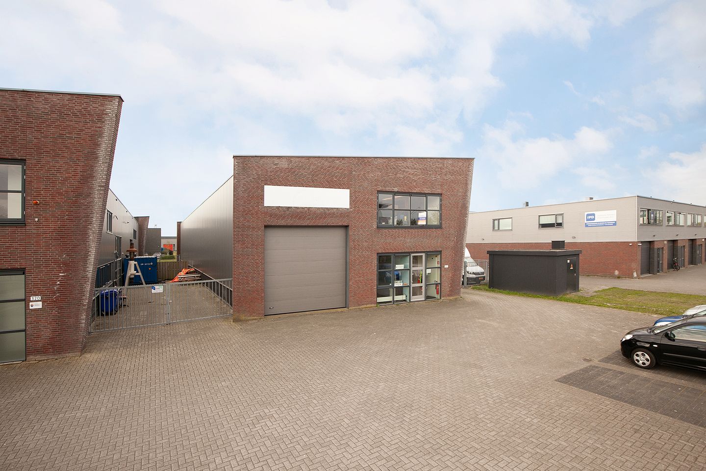 View photo 3 of Toermalijnring 330