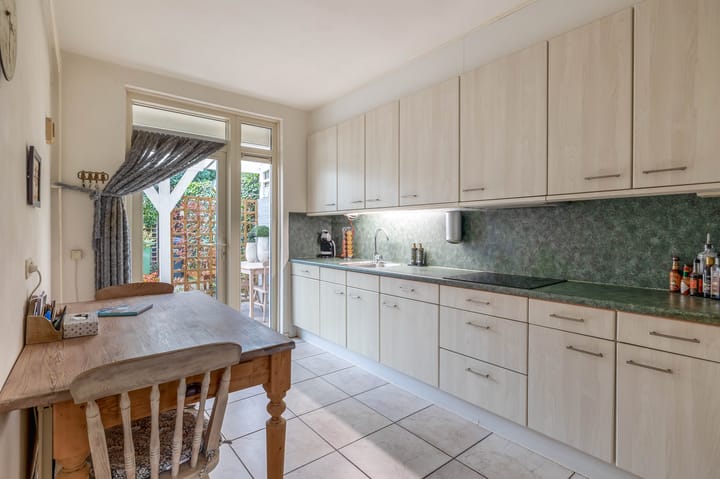 Photo 13 of Italiëlaan 10