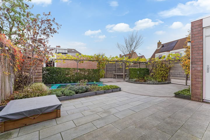 Photo 3 of Benensonstraat 21