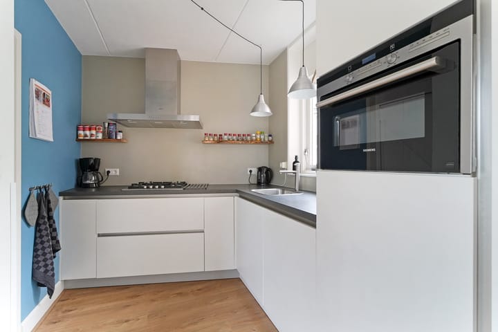 Photo 11 of Benensonstraat 21