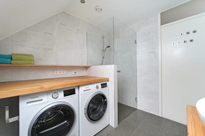 Photo 24 of Benensonstraat 21