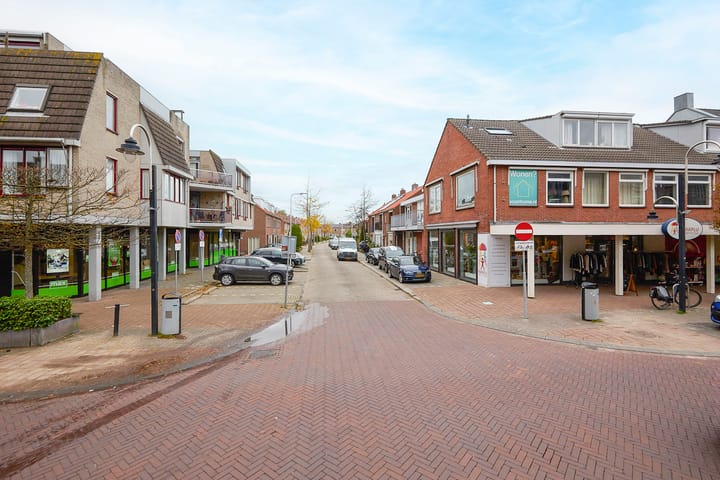 Photo 4 of Beatrixstraat 8