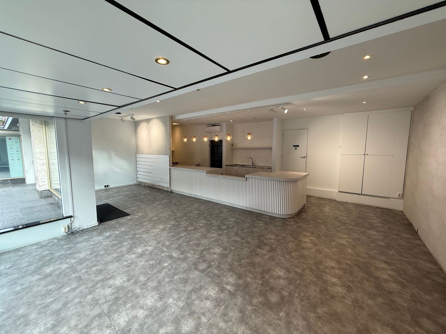 View photo 2 of Karel Doormanstraat 332