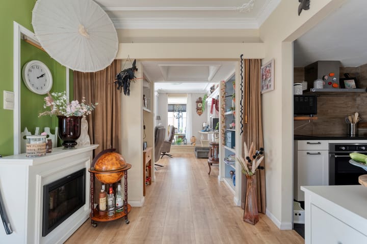 Foto 12 van van Laerstraat 4