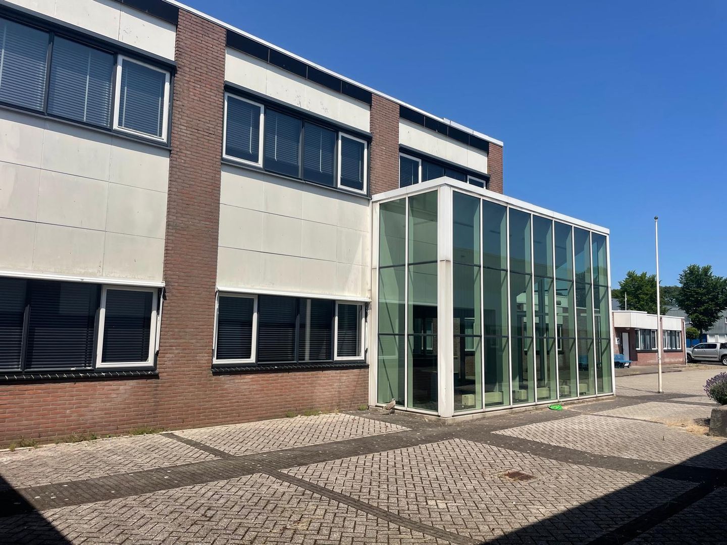 Bekijk foto 4 van Electronplein 1