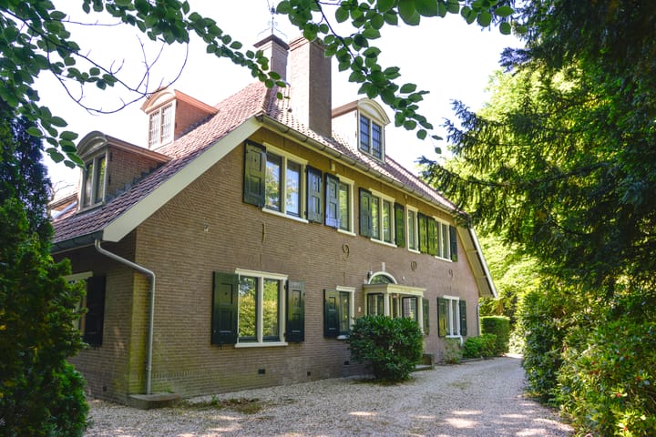 Photo 2 of Rutgers van Rozenburglaan 1