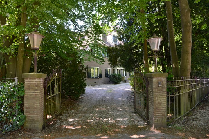 Foto 42 van Rutgers van Rozenburglaan 1