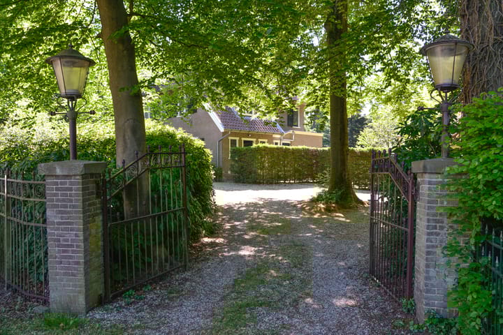 Foto 46 van Rutgers van Rozenburglaan 1