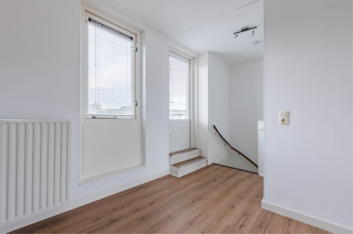 Photo 42 of Walstro 34