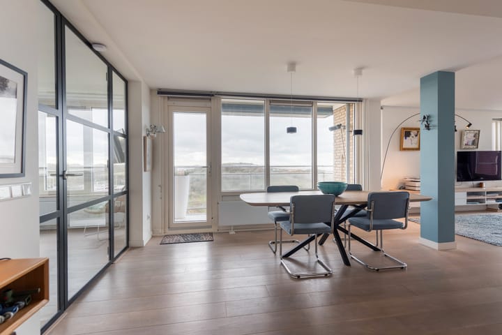 Foto 7 van Deltaplein 670