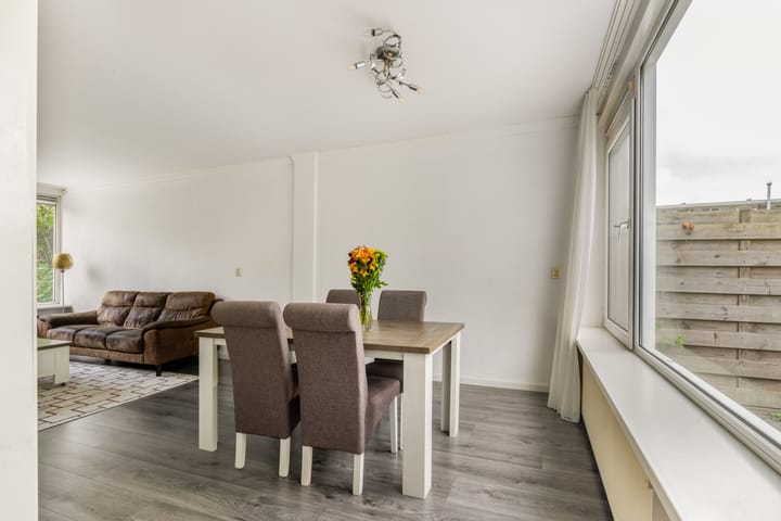 Photo 6 of Professor Hugo de Vriesstraat 13